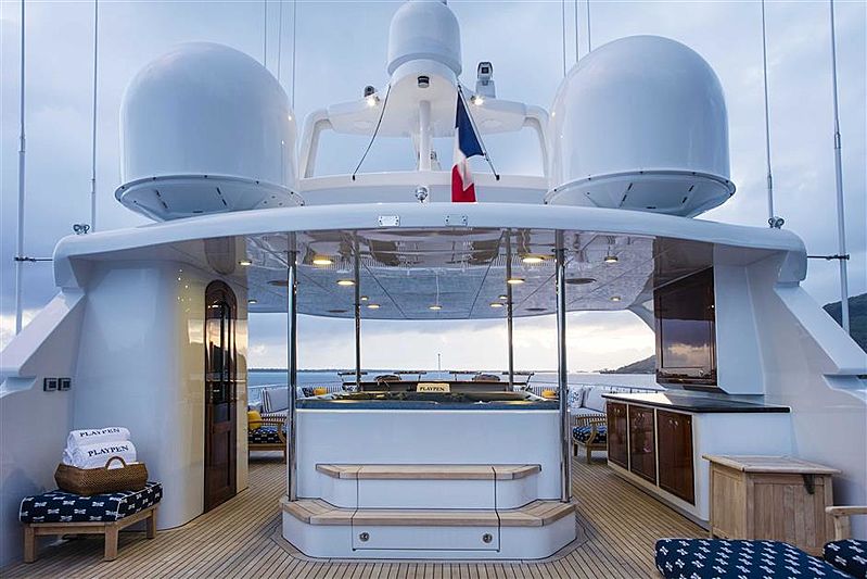 Playpen yacht Deck
