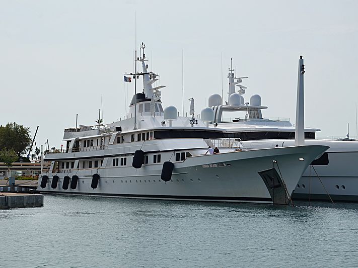 Sanoo yacht in Port Canto