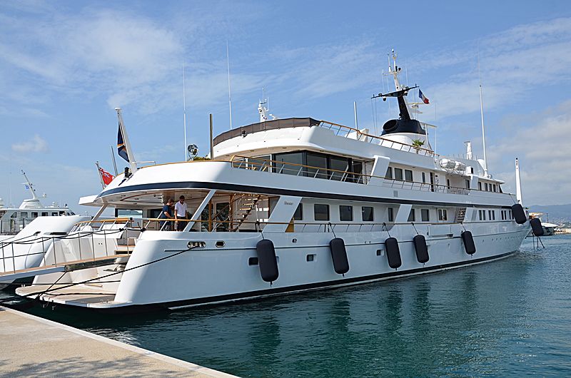 Sanoo yacht in Port Canto
